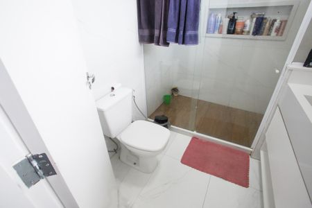Casa de condomínio à venda com 400m², 4 quartos e 6 vagasBanheiro da Suíte 1
