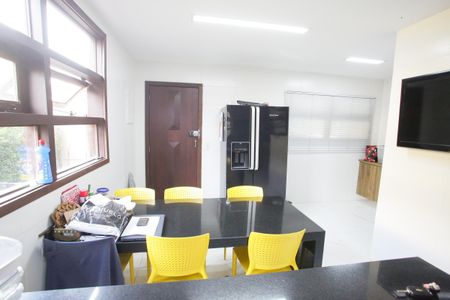 Casa de condomínio à venda com 400m², 4 quartos e 6 vagasCopa