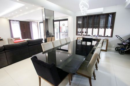 Casa de condomínio à venda com 400m², 4 quartos e 6 vagasSala de Jantar