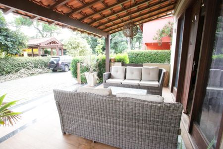 Casa de condomínio à venda com 400m², 4 quartos e 6 vagasVaranda