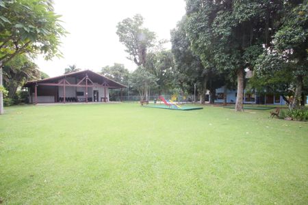 Casa de condomínio à venda com 400m², 4 quartos e 6 vagasÁrea comum - Salão de festas