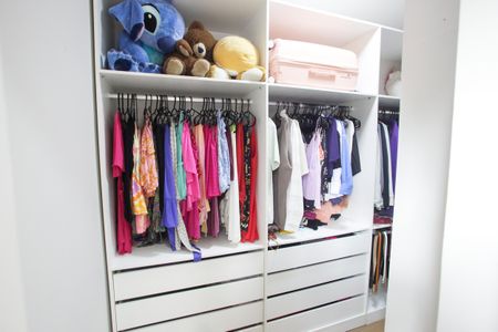 Casa de condomínio à venda com 400m², 4 quartos e 6 vagasCloset da Suíte 2