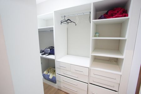 Casa de condomínio à venda com 400m², 4 quartos e 6 vagasCloset da Suíte 3