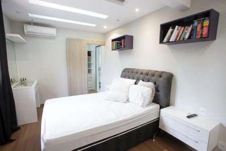 Casa de condomínio à venda com 400m², 4 quartos e 6 vagasQuarto da Suíte 3