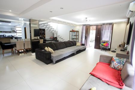 Casa de condomínio à venda com 400m², 4 quartos e 6 vagasSala de Estar