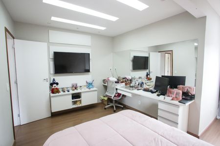 Casa de condomínio à venda com 400m², 4 quartos e 6 vagasQuarto da Suíte 2