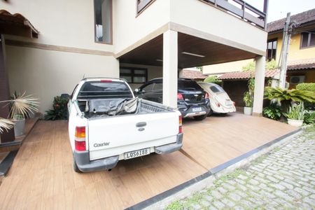 Casa de condomínio à venda com 400m², 4 quartos e 6 vagasGaragem