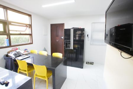 Casa de condomínio à venda com 400m², 4 quartos e 6 vagasCopa