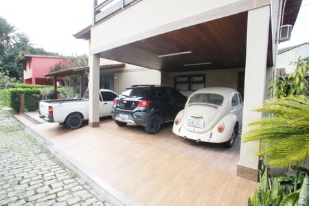 Casa de condomínio à venda com 400m², 4 quartos e 6 vagasGaragem