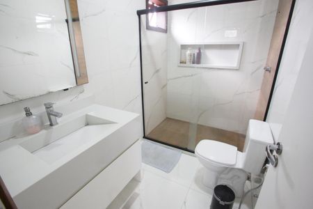 Casa de condomínio à venda com 400m², 4 quartos e 6 vagasBanheiro da Suíte 3