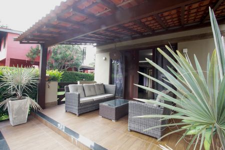 Casa de condomínio à venda com 400m², 4 quartos e 6 vagasVaranda