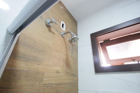 Casa de condomínio à venda com 400m², 4 quartos e 6 vagasBanheiro da Suíte 2