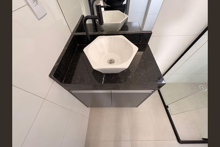 Banheiro de kitnet/studio para alugar com 1 quarto, 18m² em Vila Sao Pedro, Santo André