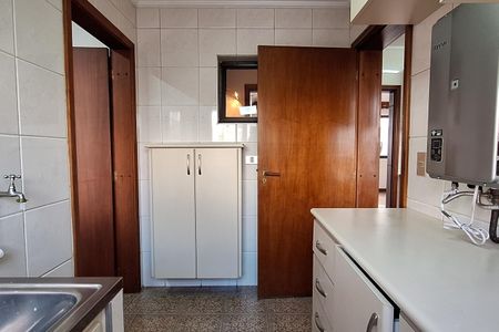 Apartamento para alugar com 161m², 3 quartos e 2 vagas Apartamento para alugar com 161m², 3 quartos e 2 vagasLavanderia