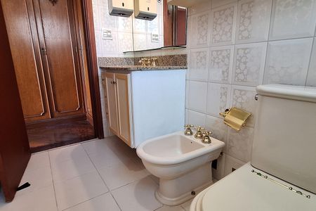 Apartamento para alugar com 161m², 3 quartos e 2 vagas Apartamento para alugar com 161m², 3 quartos e 2 vagasSuíte