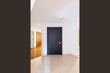 Apartamento à venda com 300m², 4 quartos e 4 vagas Apartamento à venda com 300m², 4 quartos e 4 vagasHall de entrada