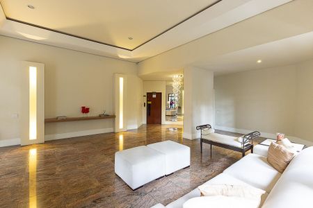 Apartamento à venda com 300m², 4 quartos e 4 vagas Apartamento à venda com 300m², 4 quartos e 4 vagasÁrea comum - Hall de entrada