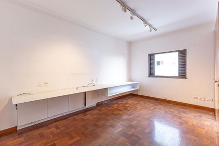 Apartamento à venda com 300m², 4 quartos e 4 vagas Apartamento à venda com 300m², 4 quartos e 4 vagasSuíte 3
