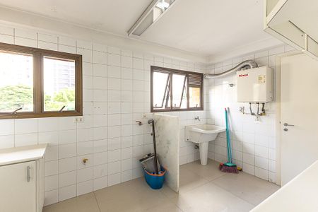 Apartamento à venda com 300m², 4 quartos e 4 vagas Apartamento à venda com 300m², 4 quartos e 4 vagasÁrea de Serviço