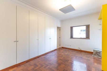Apartamento à venda com 300m², 4 quartos e 4 vagas Apartamento à venda com 300m², 4 quartos e 4 vagasSuíte 2