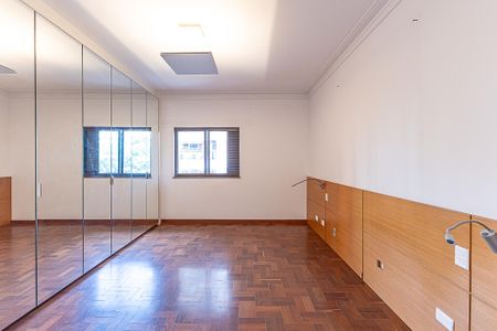 Apartamento à venda com 300m², 4 quartos e 4 vagas Apartamento à venda com 300m², 4 quartos e 4 vagasSuíte 1