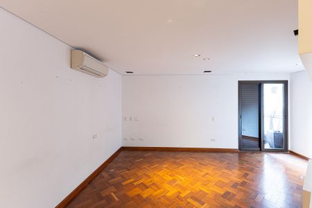 Apartamento à venda com 300m², 4 quartos e 4 vagas Apartamento à venda com 300m², 4 quartos e 4 vagasQuarto