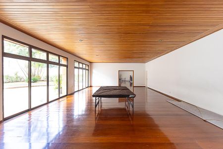 Apartamento à venda com 300m², 4 quartos e 4 vagas Apartamento à venda com 300m², 4 quartos e 4 vagasÁrea comum - Salão de festas