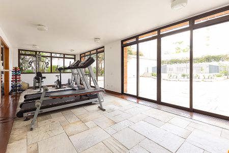 Apartamento à venda com 300m², 4 quartos e 4 vagas Apartamento à venda com 300m², 4 quartos e 4 vagasÁrea comum - Academia