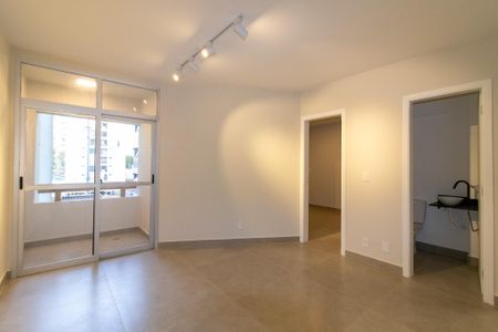 Apartamento à venda com 1 quarto, 50m² em Cambuí, Campinas
