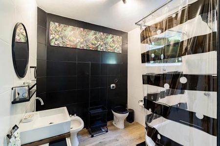 Casa para alugar com 200m², 4 quartos e sem vaga Casa para alugar com 200m², 4 quartos e sem vagaBanheiro 3