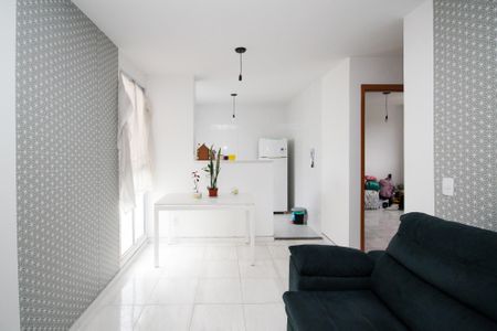 Sala de apartamento para alugar com 2 quartos, 45m² em Lajeado, Cotia