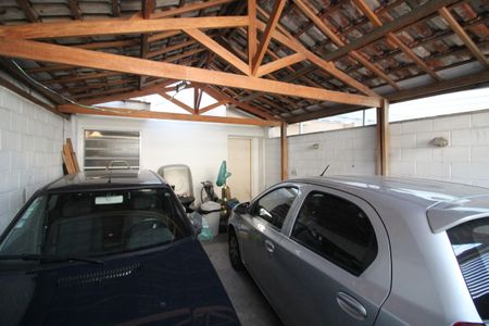Garagem de casa para alugar com 3 quartos, 200m² em Cidade São Francisco, São Paulo