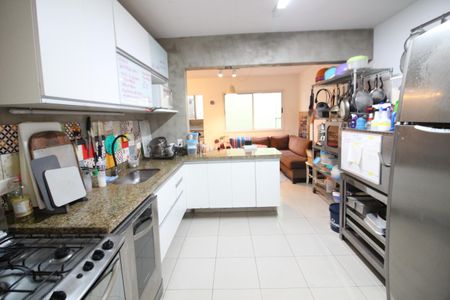 Cozinha de casa para alugar com 3 quartos, 200m² em Cidade São Francisco, São Paulo