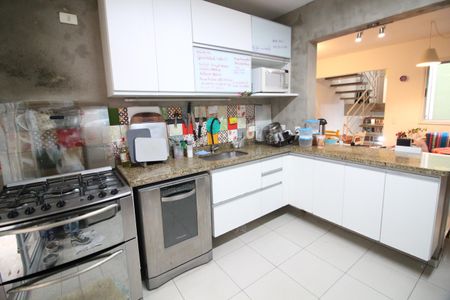 Casa para alugar com 200m², 3 quartos e 2 vagasCozinha