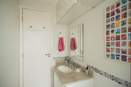 Apartamento à venda com 56m², 2 quartos e 1 vaga Apartamento à venda com 56m², 2 quartos e 1 vagaBanheiro