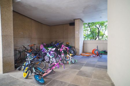 Apartamento para alugar com 119m², 3 quartos e 1 vaga Apartamento para alugar com 119m², 3 quartos e 1 vagaBicicletario