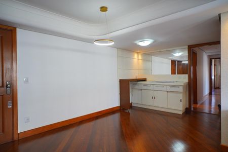 Apartamento para alugar com 119m², 3 quartos e 1 vaga Apartamento para alugar com 119m², 3 quartos e 1 vagaSala