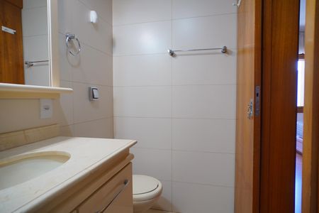 Apartamento para alugar com 119m², 3 quartos e 1 vaga Apartamento para alugar com 119m², 3 quartos e 1 vagaBanheiro suíte
