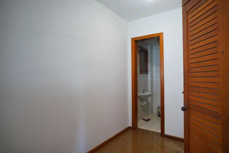 Apartamento para alugar com 119m², 3 quartos e 1 vaga Apartamento para alugar com 119m², 3 quartos e 1 vagaQuarto de serviço