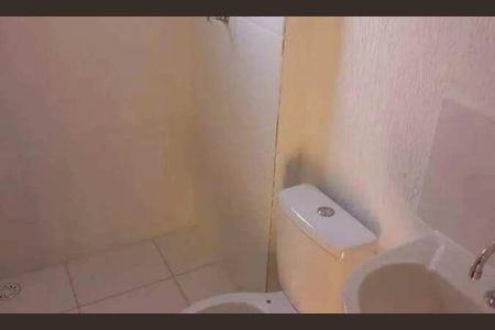 Banheiro de apartamento para alugar com 2 quartos, 50m² em Serra Azul, Belo Horizonte