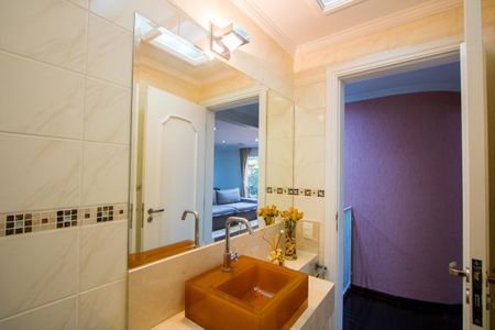 Apartamento à venda com 312m², 4 quartos e 4 vagas Apartamento à venda com 312m², 4 quartos e 4 vagasLavabo