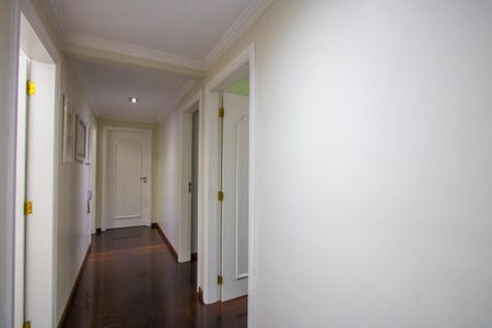 Apartamento à venda com 312m², 4 quartos e 4 vagas Apartamento à venda com 312m², 4 quartos e 4 vagasCorredor