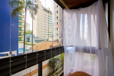 Apartamento à venda com 312m², 4 quartos e 4 vagas Apartamento à venda com 312m², 4 quartos e 4 vagasVaranda do quarto 1