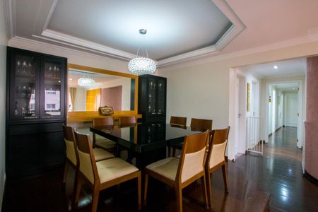 Apartamento à venda com 312m², 4 quartos e 4 vagas Apartamento à venda com 312m², 4 quartos e 4 vagasSala de jantar