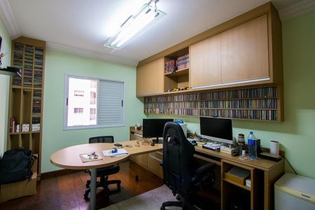 Apartamento à venda com 312m², 4 quartos e 4 vagas Apartamento à venda com 312m², 4 quartos e 4 vagasQuarto 4