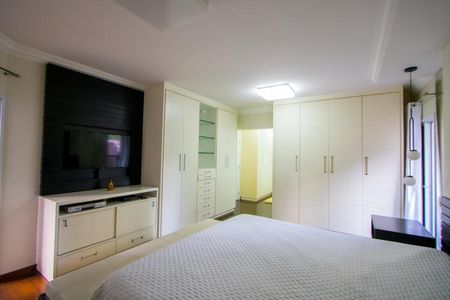 Apartamento à venda com 312m², 4 quartos e 4 vagas Apartamento à venda com 312m², 4 quartos e 4 vagasQuarto 1 - Suíte