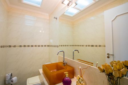 Apartamento à venda com 312m², 4 quartos e 4 vagas Apartamento à venda com 312m², 4 quartos e 4 vagasLavabo