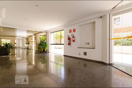 Apartamento à venda com 312m², 4 quartos e 4 vagas Apartamento à venda com 312m², 4 quartos e 4 vagascomum