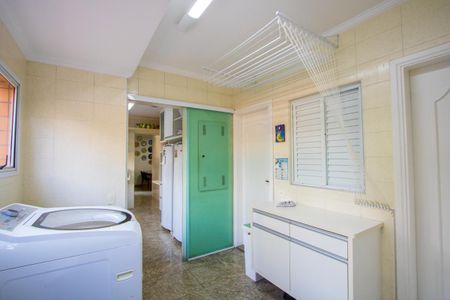 Apartamento à venda com 312m², 4 quartos e 4 vagas Apartamento à venda com 312m², 4 quartos e 4 vagasÁrea de serviço