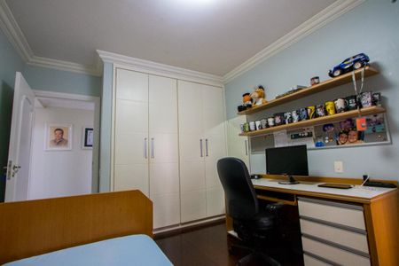 Apartamento à venda com 312m², 4 quartos e 4 vagas Apartamento à venda com 312m², 4 quartos e 4 vagasQuarto 2